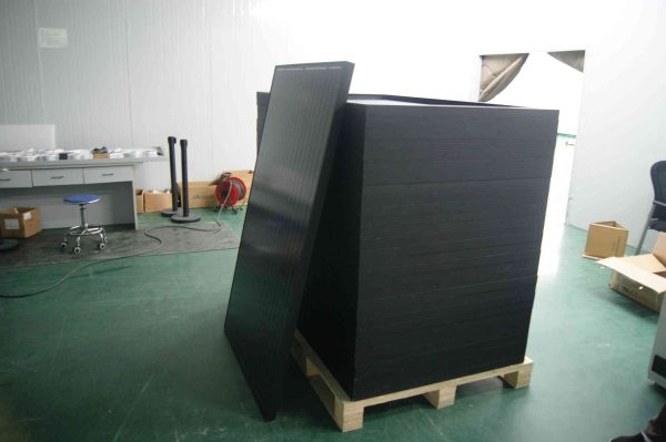 Fully Black 300w 320w 340w 360w With Black Frame Black Back Sheet High Efficiency Solar Panels OEM orders