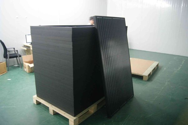 Fully Black 300w 320w 340w 360w With Black Frame Black Back Sheet High Efficiency Solar Panels OEM orders